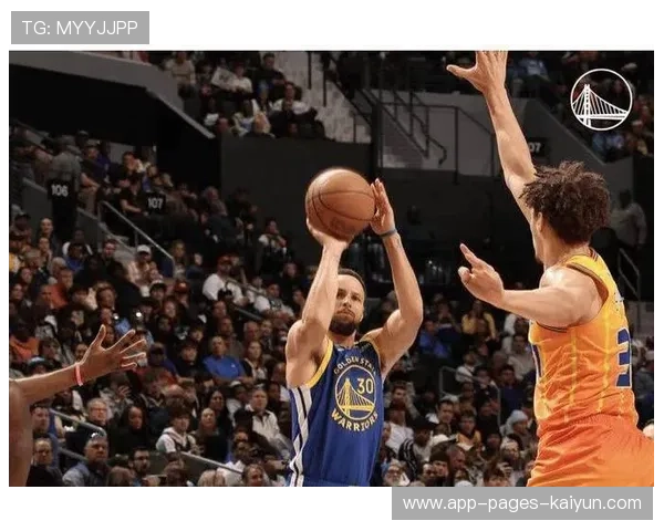 勇士传导球流畅，空位投篮不断