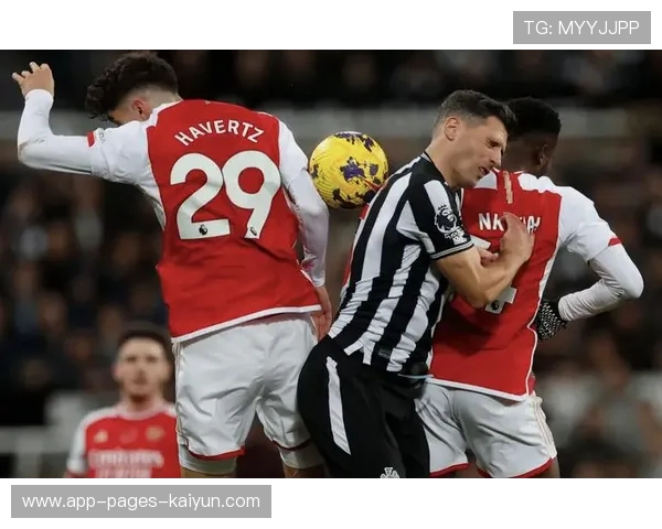 纽卡斯尔阿尔米隆肋部切入劲射收下进球，展现非凡实力